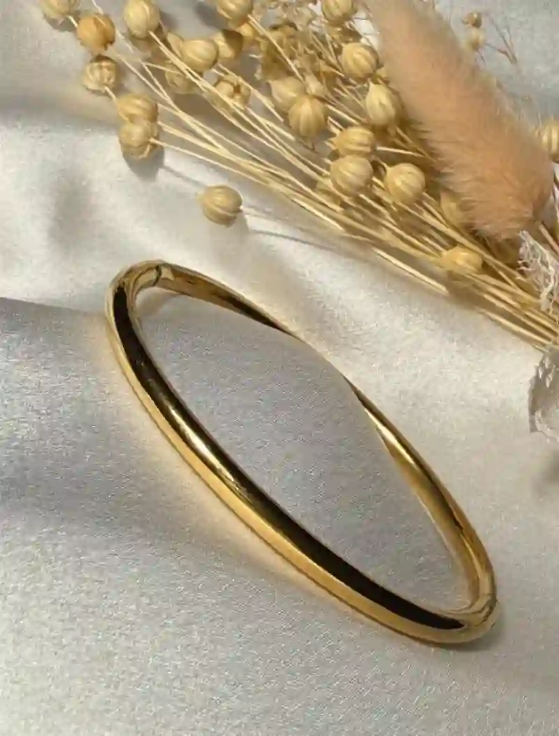 Golden Oval G. – Χρυσή Ατσάλινη Minimal Χειροπέδα